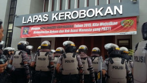 ini-kronologi-bentrok-di-lapas-kerobokan-versi-kalapas-Y8CWd4CQqs