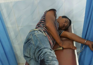 Salah Satu Pelaku Perampokan yang Ditembak Polisi di rawat di RS Bhayangkara Pekanbaru (**)