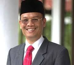 Asisten 1 Kota Pekanbaru, Azwan