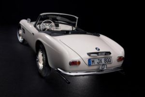 BMW 507 roadster buatan 1957 bekas milik Elvis Presley akan dilelang di Inggris (Autoexpress)