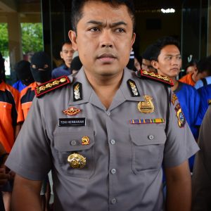 kapolresta pekanbaru kombes pol tonny hermawan