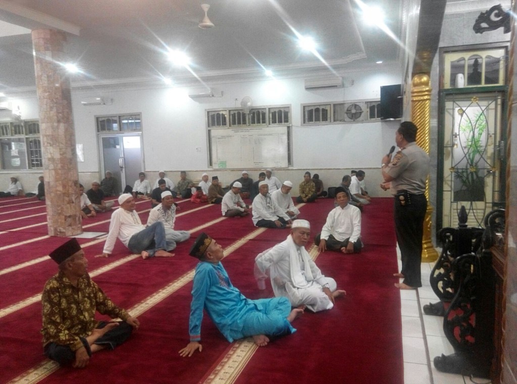 Antisipasi Aksi pelaku pecah kaca dan bahaya narkoba, Sat Binmas sosialisasi ke mesjid