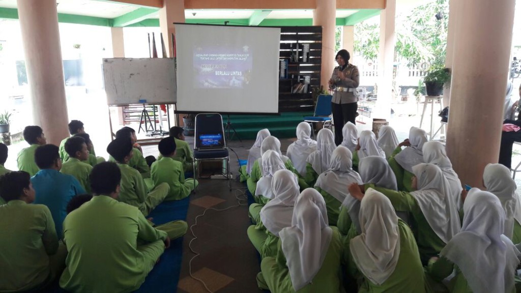 Polantas Goes To School Sosialisasi Tertib Berlalu Lintas