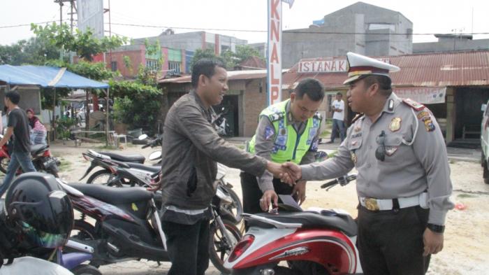 Kasat Lantas: Jika Malam Nanti Masih Ada Yang Tidak Pakai Helm, Langsung Kita Tilang