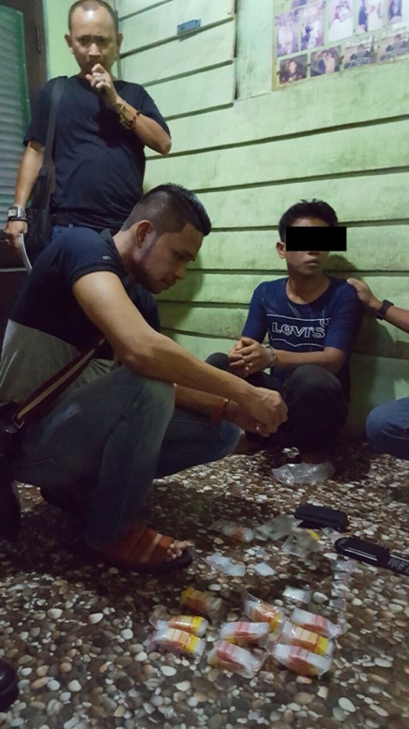 Lagi Di Dalam Rumah, Bandar Sabu Di Tangkap Sat Res Narkoba Polresta Pekanbaru