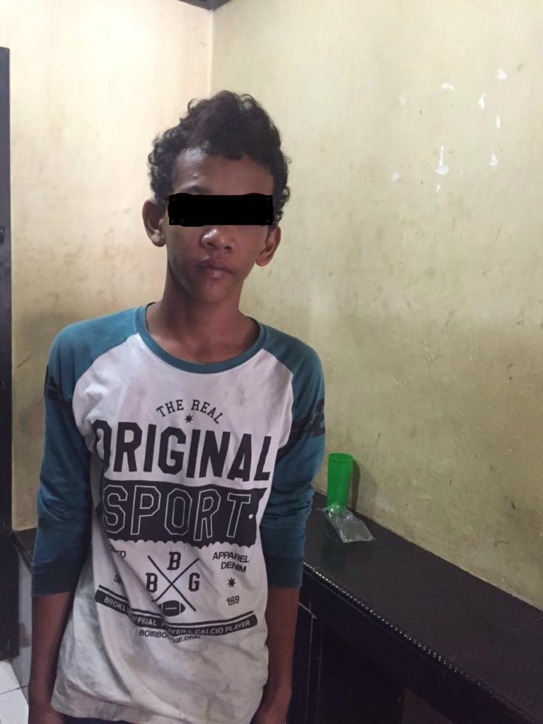 Polisi menangkap seorang remaja pencuri selang ac siaganews.id