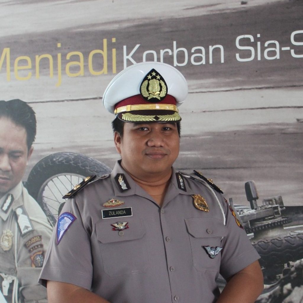 Penggunaan Helm Dan Batas Kecepatan Aman Bagi Pengendara Sepeda Motor