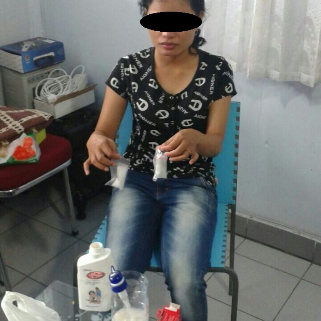 Rencana Jenguk Suami, Ternyata Wanita Ini Simpan Sabu Dalam Botol Sabun Cair