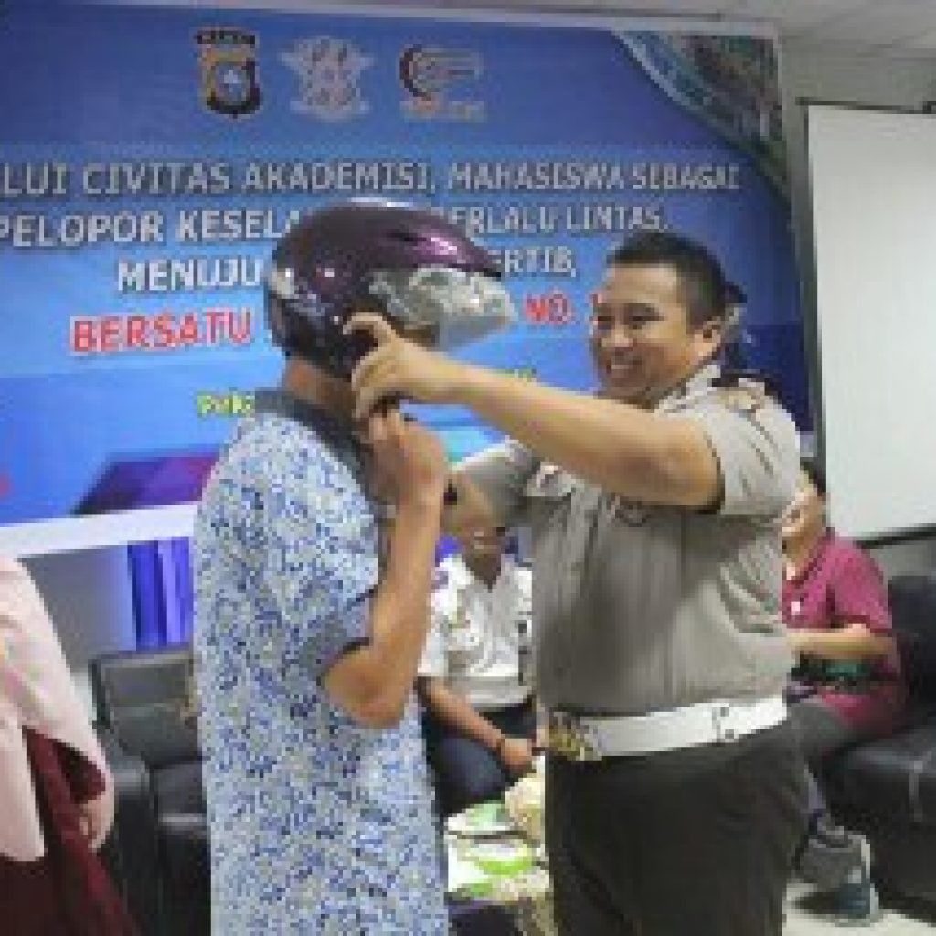 Dit Lantas Polda Riau Gelar Seminar Keselamatan Berlalu Lintas Bersama UNIVRAB