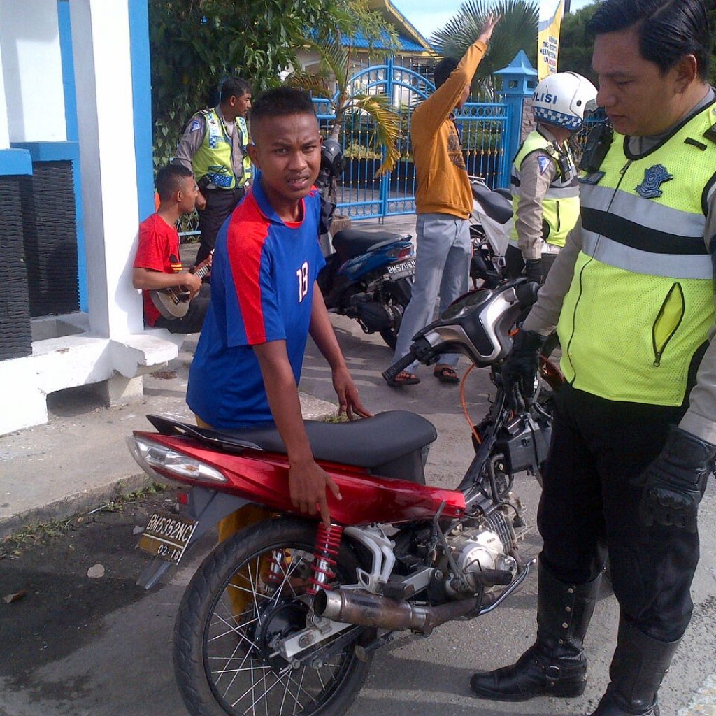 Kebut Kebutan Usai Pulang Sekolah, Dua Sepeda Motor Berknalpot Racing Ditilang
