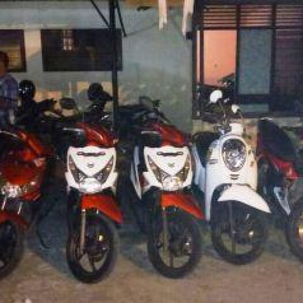 Tim Opsnal Polsek Lima Puluh berhasil ringkus tiga pelaku curanmor, beberapa barang bukti diamankan