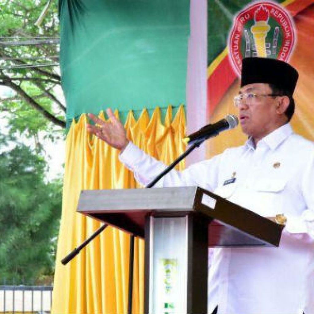 Bupati Lantik Pengurus PGRI Tembilahan