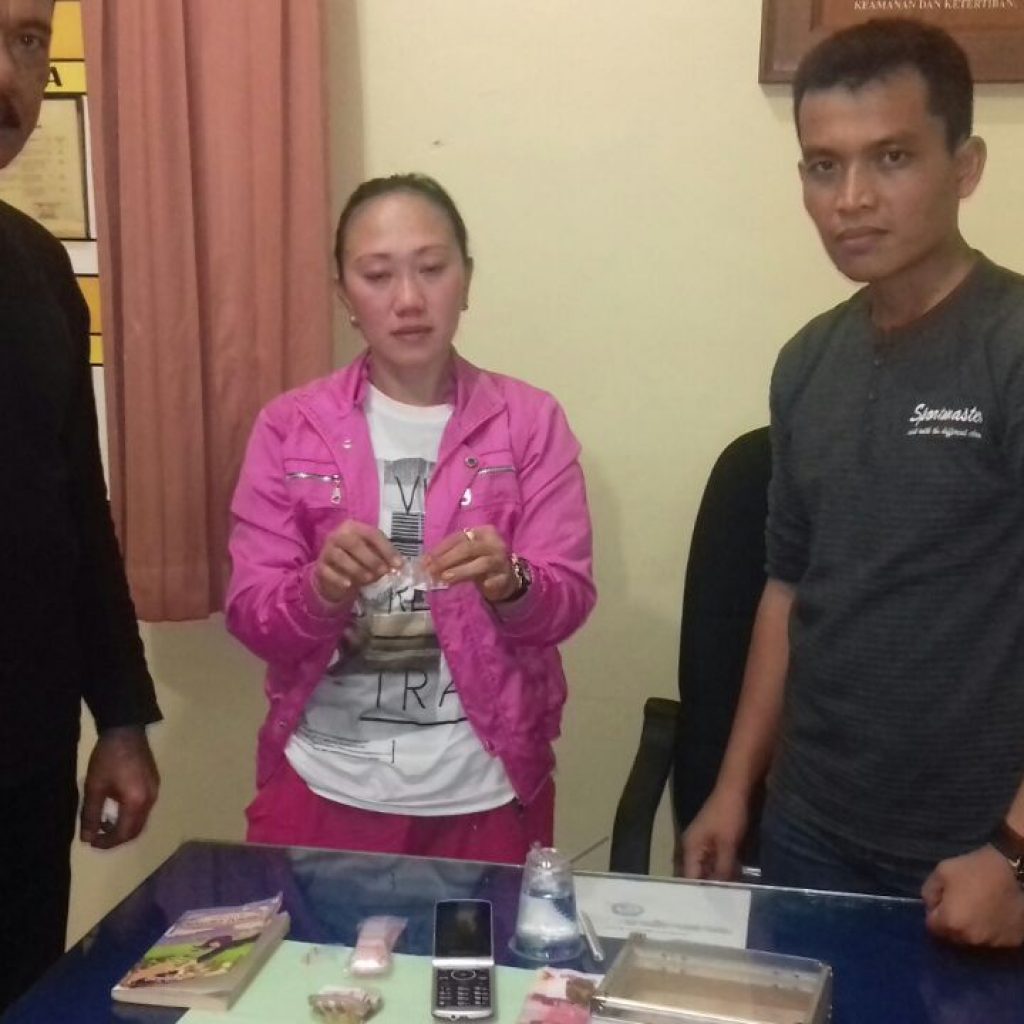 Grebek Rumah Di Kampung Dalam, Polsek SKP Temukan Sabu Dan Ekstasi
