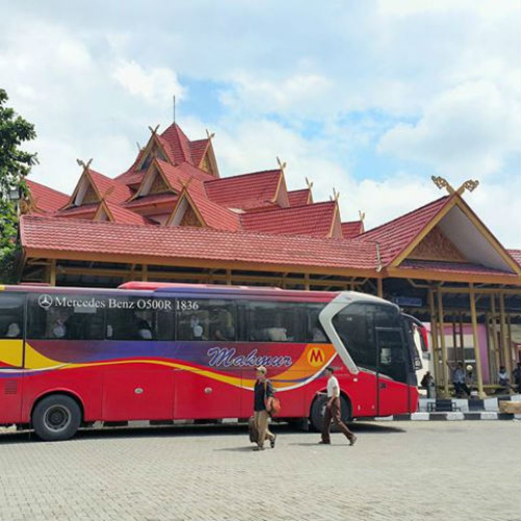 Seluruh Bus AKAP dan AKDP Masuk Terminal