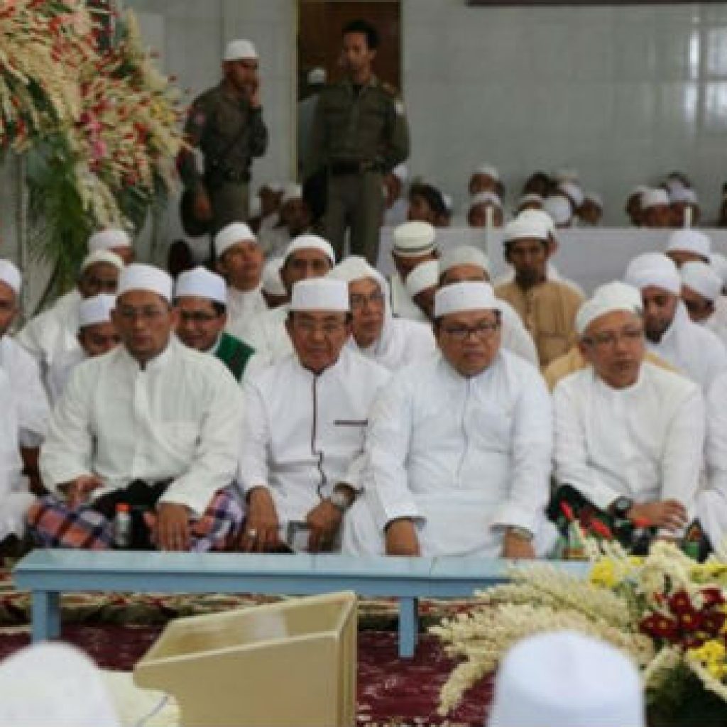 Haul KH Muhammad Zaini, Bupati Wardan: Membentuk Akhlak Umat Islam