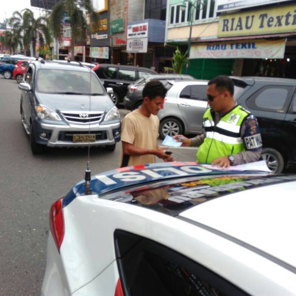 Operasi Patuh, Polantas Tilang Kendaraan Yang Parkir Sembarangan
