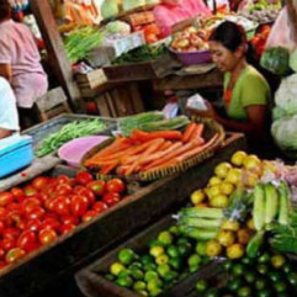 Syaiful Larang Pedagang Timbun Sembako