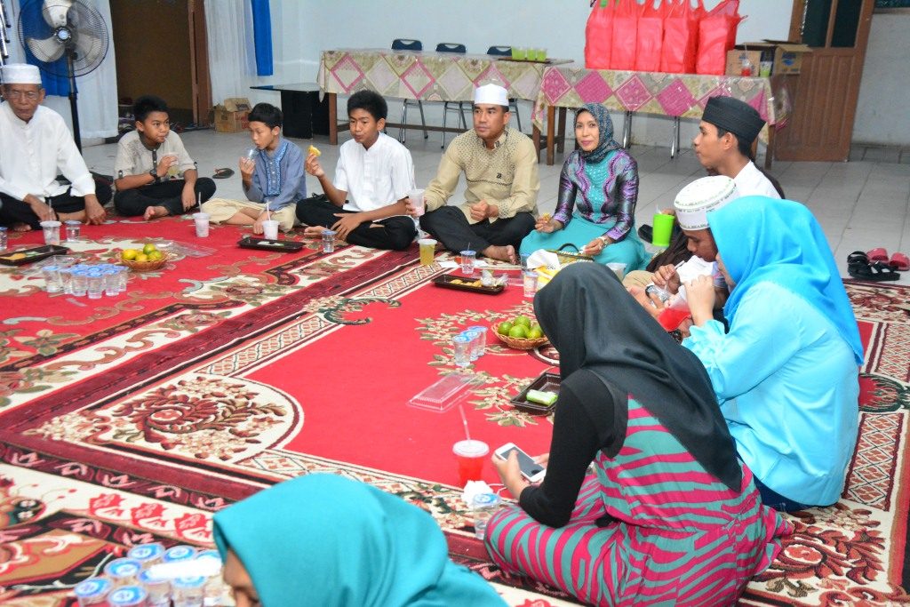 Berbagi Kasih Di Bulan Ramadhan, Wakapolresta Pekanbaru Santuni Anak Yatim Panti Asuhan