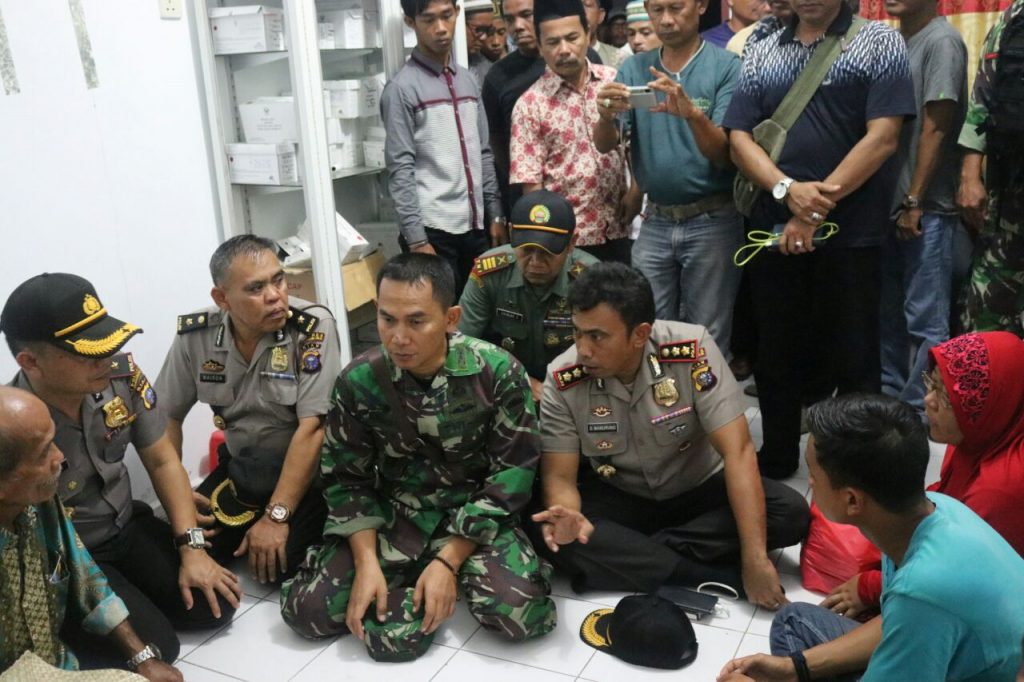 Anggota TNI Di Inhil Tewas Di Tikam, Kapolres, Dandim Dan Tokoh Masyarakat Gelar Pertemuan