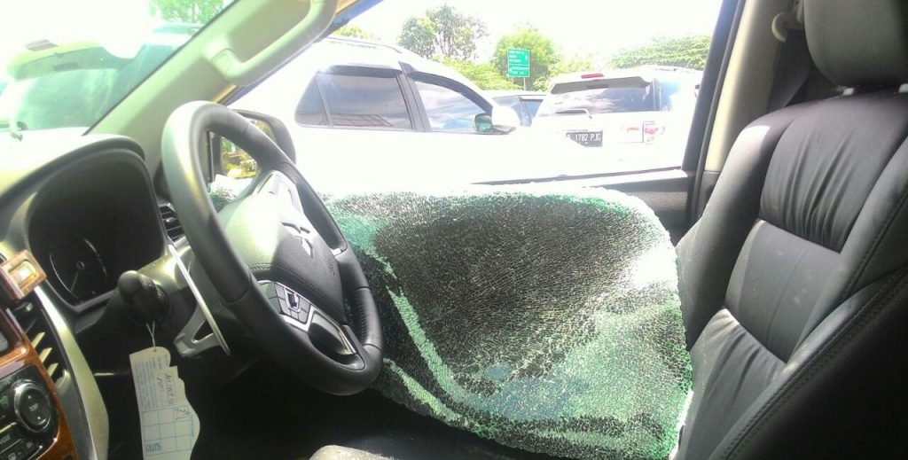 Waspada..!! Pelaku Pecah Kaca Mobil Beraksi, Pelaku Bawa Kabur Uang Tunai 70 Juta Rupiah