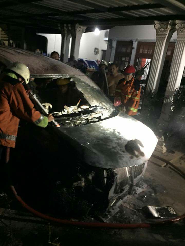 Terkait Terbakarnya mobil Pengurus LAM Riau, Api nyaris menyambar bangunan rumah