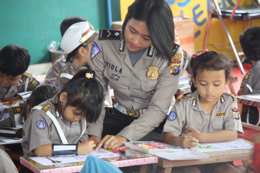 Ratusan Anak Usia Dini Ikuti Lomba Mewarnai Di Taman Lalu Lintas