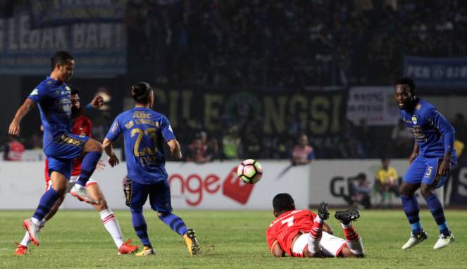 Babak Pertama, Persib Bandung VS Persija Tanpa Gol