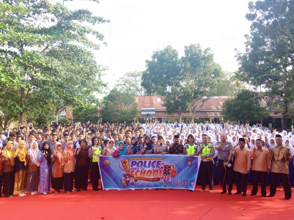 Ratusan Siswa SMP Negeri 20 Pekanbaru Jadi Pelopor Keselamatan Berlalu Lintas