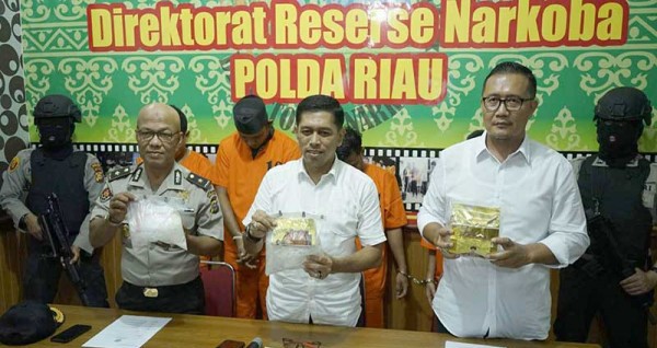 Ditnarkoba Polda Riau Ringkus Pelaku Penyeludupan Tiga Kilo Sabu Dari Malaysia