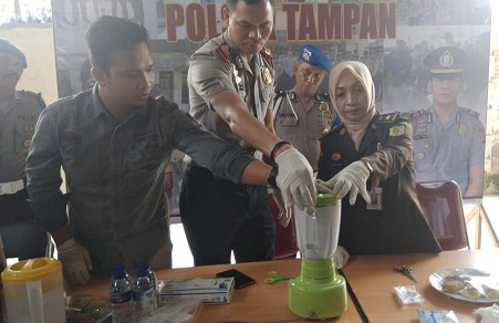 Polsek Tampan Musnahkan Barang Bukti Narkoba