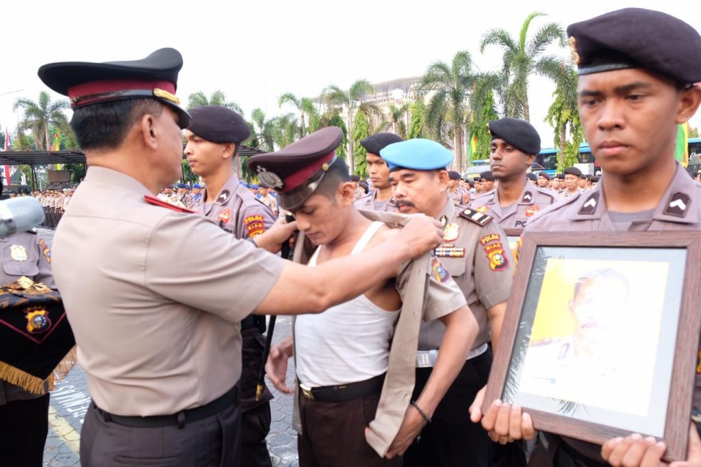 Sudah Sering Diingatkan, Kapolda Riau Pecat Enam Personilnya