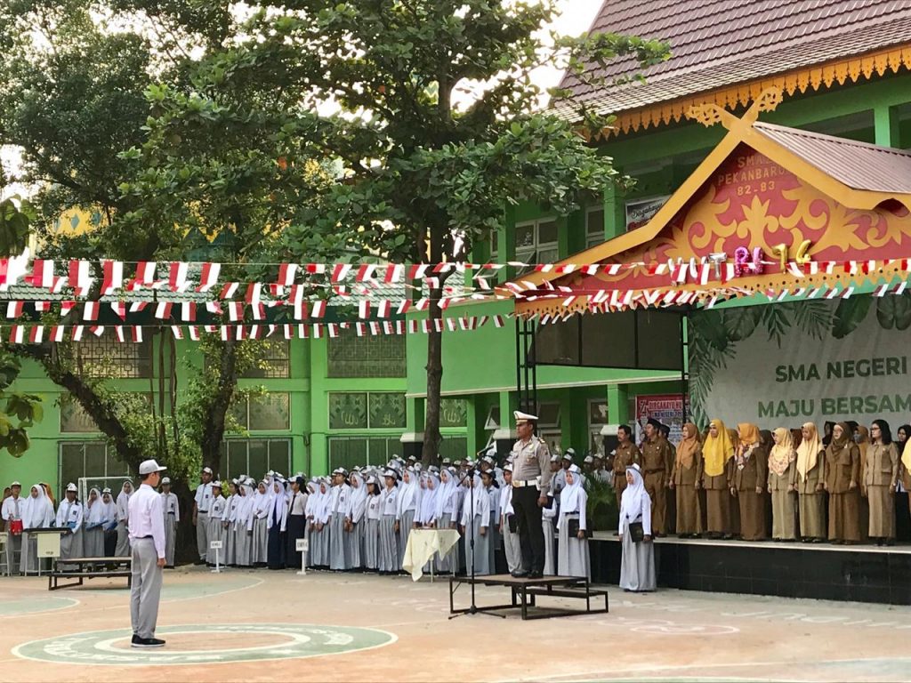 Satlantas Polresta Pekanbaru Kunjungi SMA Negeri 2 Pekanbaru