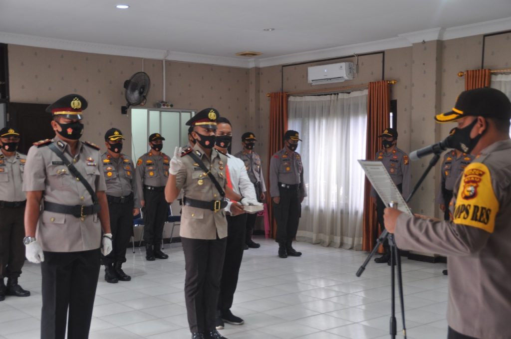 Kapolres Siak Serah Terimakan Jabatan Kapolsek Sabak Auh.