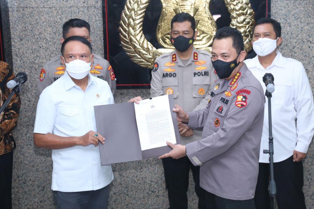 Diizinkan, Kapolri Ingatkan Komitmen Penegakan Prokes Kompetisi Sepakbola