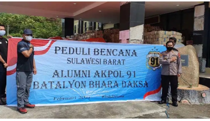 Alumni AKPOL 1991 Batalyon Bhara Daksa Salurkan Bantuan Bagi Korban Gempa Sulbar