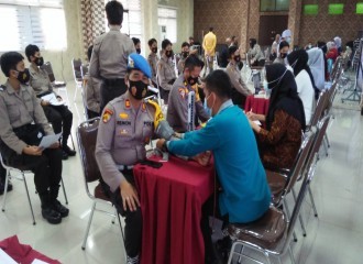 Polresta Pekanbaru Lakukan Vaksinasi Covid-19 Tahap 2