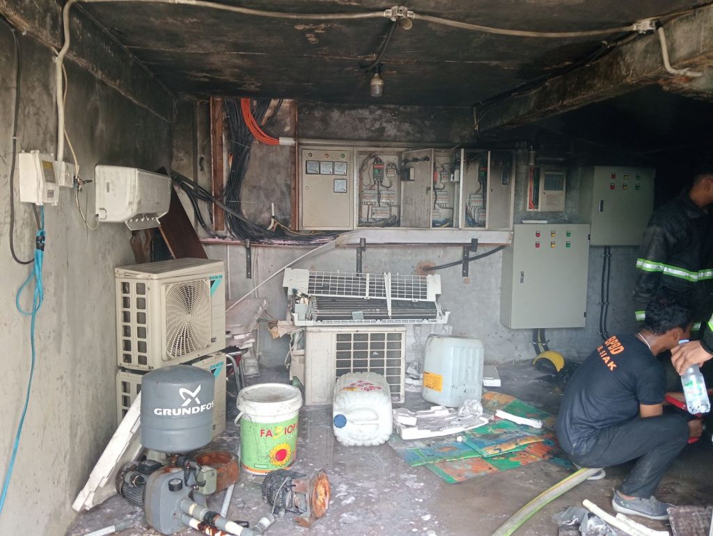 Asap Tebal dan Suara Letupan! Gudang RSUD Perawang Terbakar, Ini Dugaan Penyebabnya