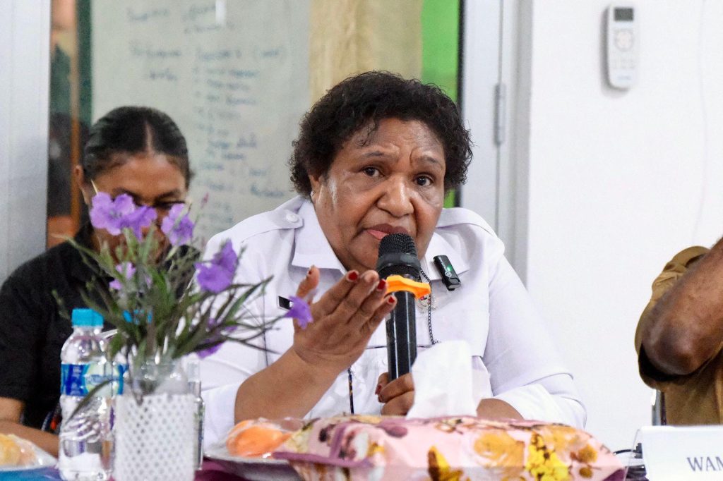 Pimpin Rapat Evaluasi, Wamendagri Ribka Haluk Dorong Transformasi Layanan RSUD Yowari