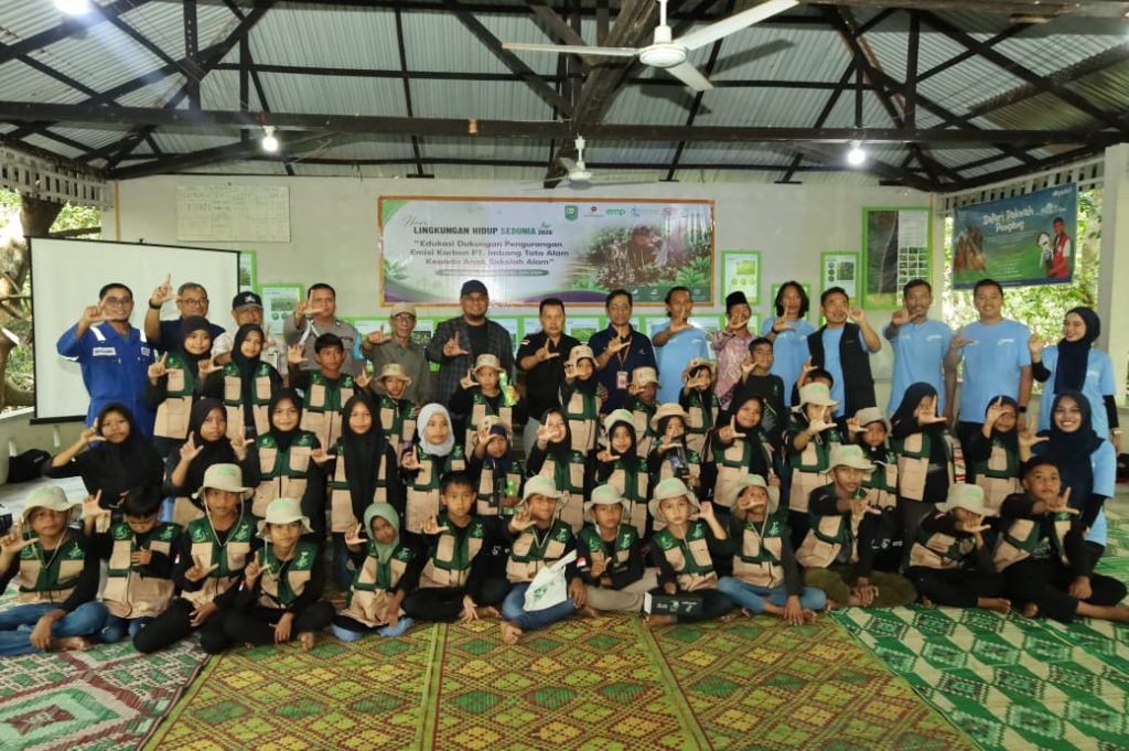Peringati Hari Lingkungan Hidup Sedunia, Sekolah Alam Bakau di Siak Cetak Generasi Penjaga Pesisir.