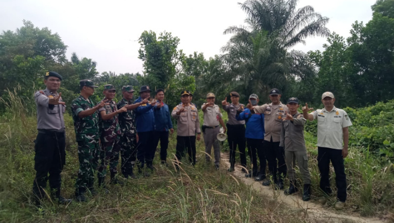 Tim Gabungan Polsek Kandis Patroli untuk Mencegah Karhutla
